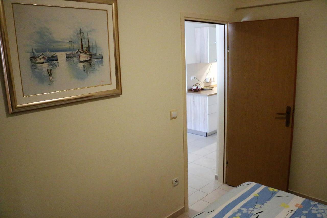 Apartments Vir Delfin Exterior photo