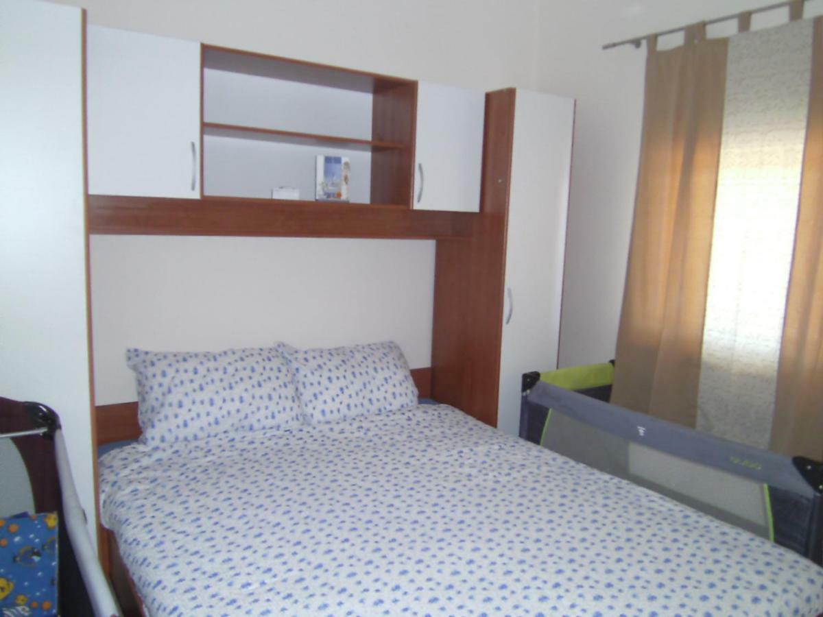 Apartments Vir Delfin Exterior photo