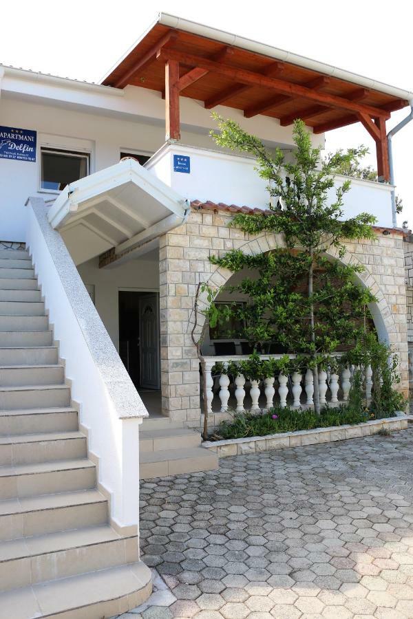 Apartments Vir Delfin Exterior photo