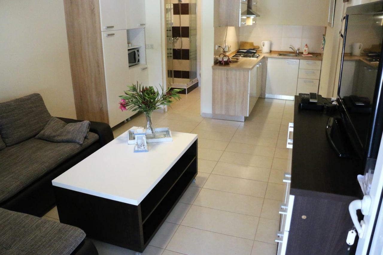 Apartments Vir Delfin Exterior photo
