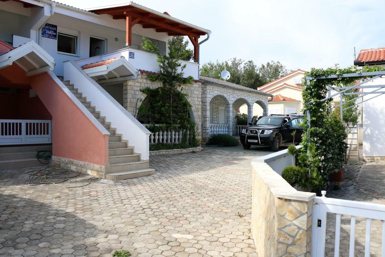Apartments Vir Delfin Exterior photo